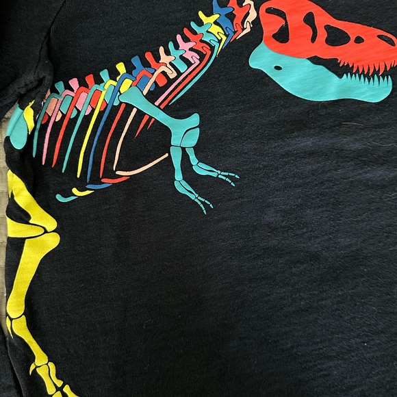 Boys long sleeve. Size 6. Great condition. - Picture 5 of 9